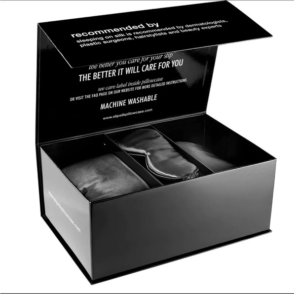 Beauty To Go! 2-Piece Silk Travel-Size Pillow & Sleep Mask Set 😴😴💤👸 - Picture 5 of 6